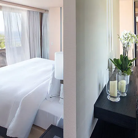 Hotel La Reserve And 5*
