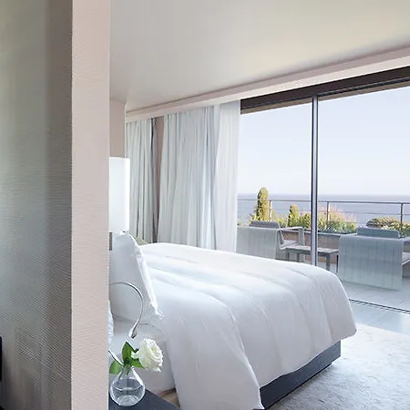 Hotel La Reserve And 5*