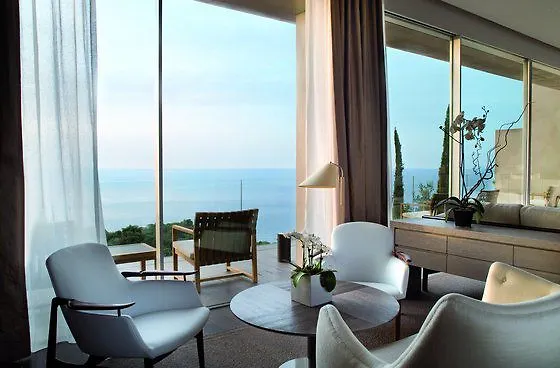 La Reserve And Hotel